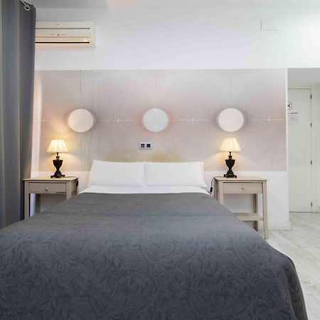 Pension Foster Madrid Luaran gambar