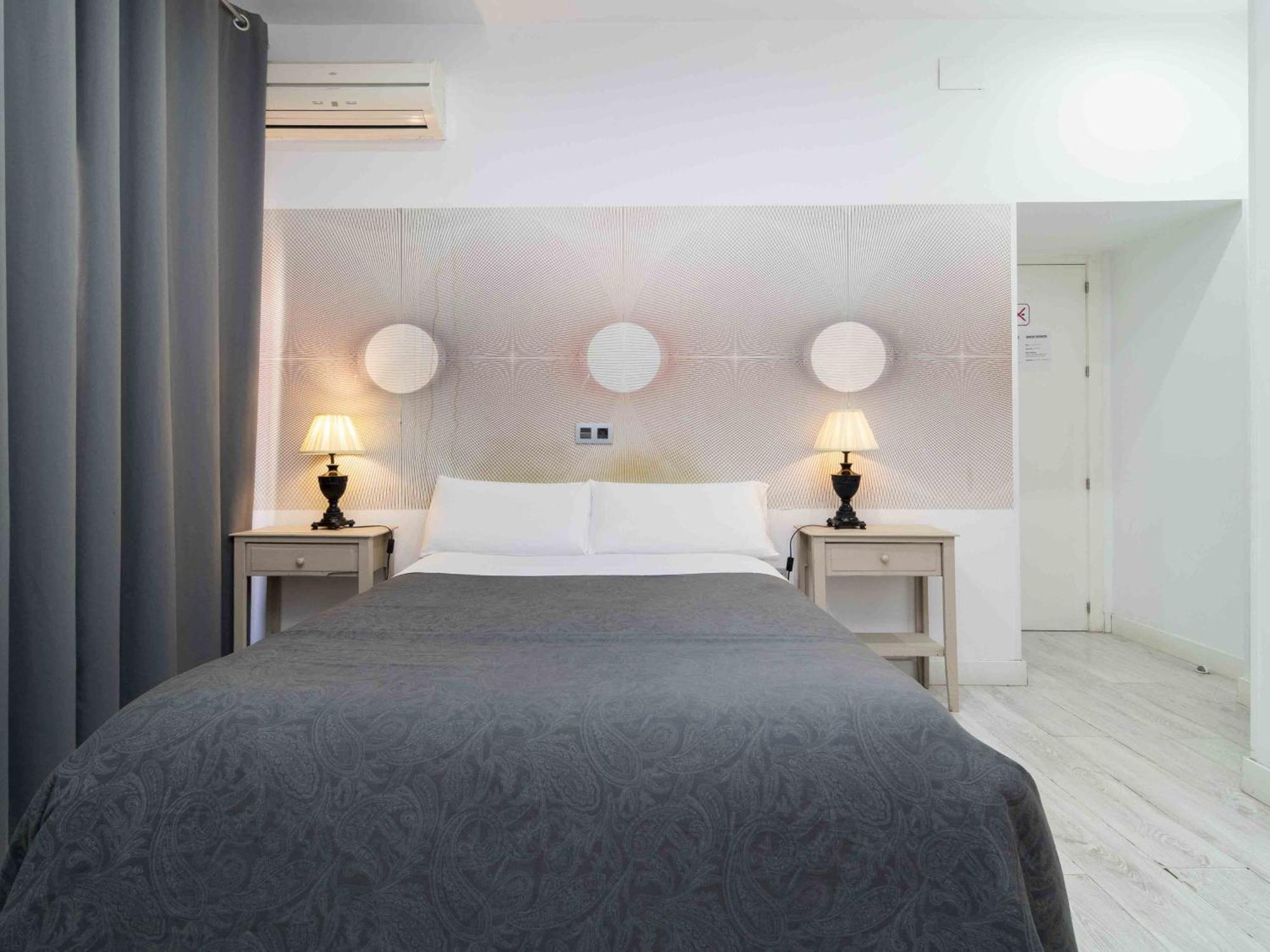 Pension Foster Madrid Luaran gambar